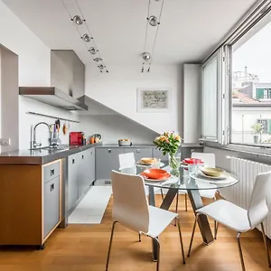 Appartement The Orange Attic - Navigli Area, Milan